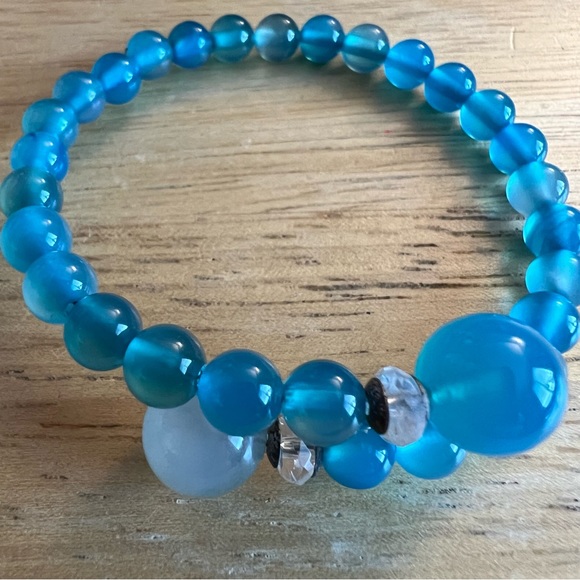 Easy On Agate Crystal Stone Stone Bracelets - Picture 3 of 4